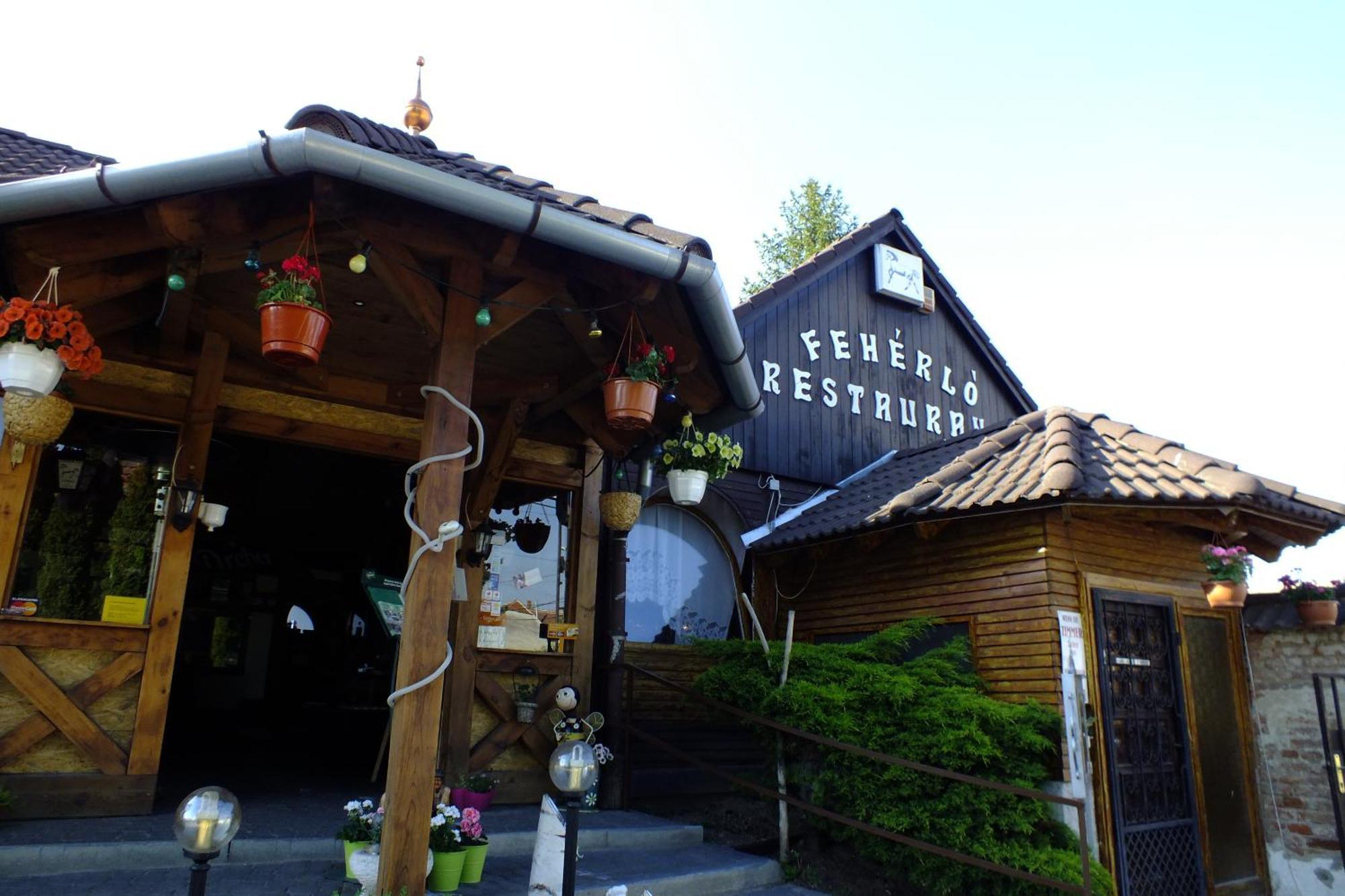 Fehérló Vendégház&Restaurant Bük Exterior foto