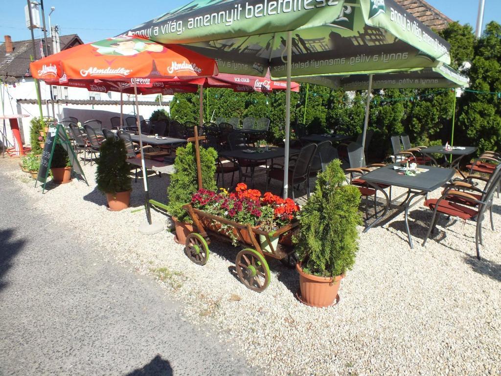 Fehérló Vendégház&Restaurant Bük Exterior foto